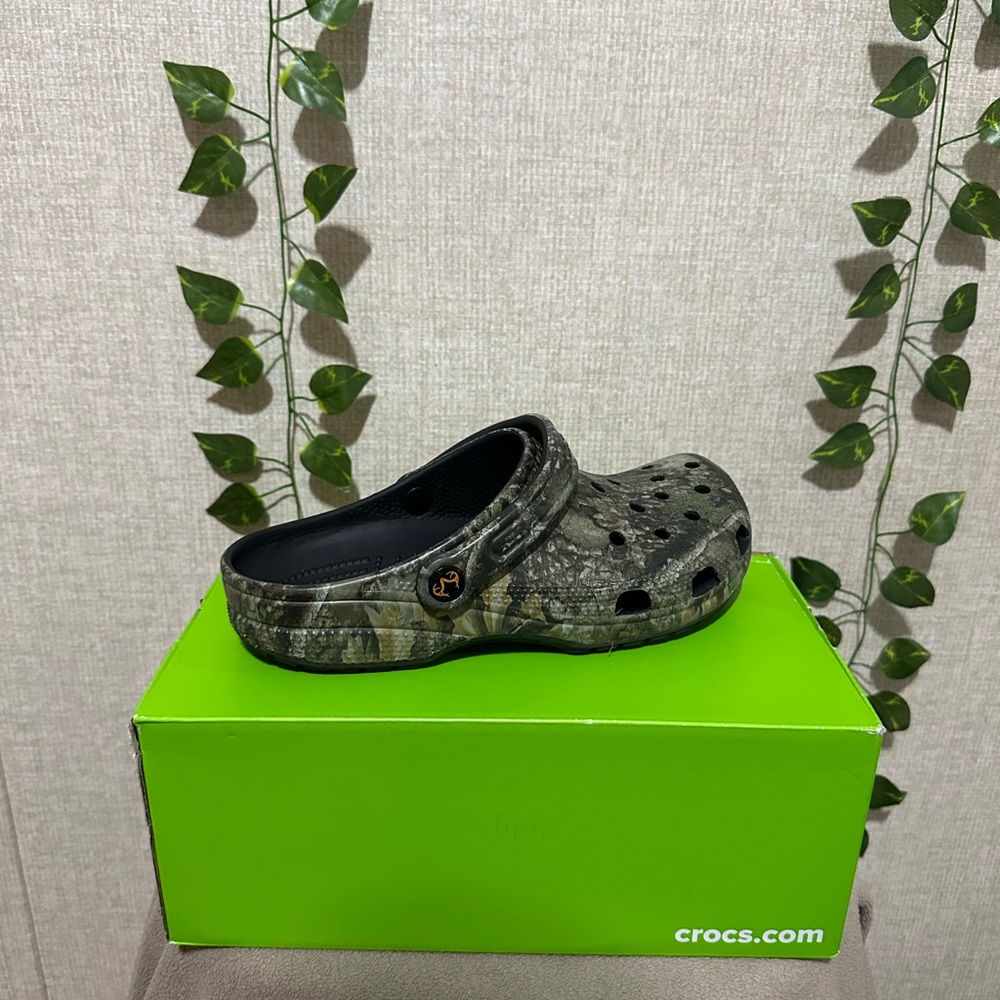 Crocs Camouflage Pattern Clogs - image 2